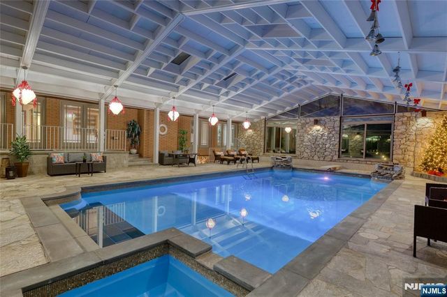 91 Chestnut Ridge Road, Saddle River, NJ 07458