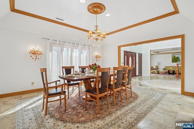 91 Chestnut Ridge Road, Saddle River, NJ 07458