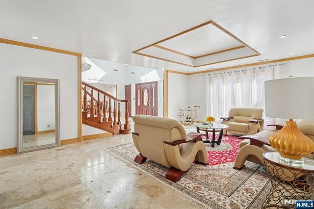 91 Chestnut Ridge Road, Saddle River, NJ 07458