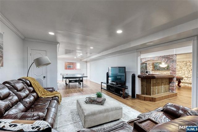 91 Chestnut Ridge Road, Saddle River, NJ 07458