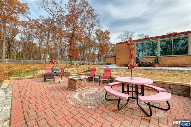 91 Chestnut Ridge Road, Saddle River, NJ 07458