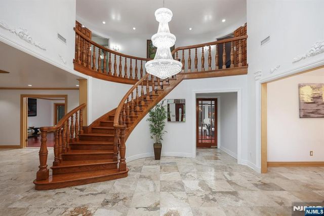 91 Chestnut Ridge Road, Saddle River, NJ 07458