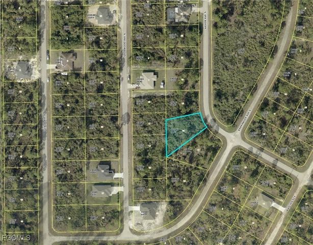 566 Silver AVE S, Lehigh Acres, FL 33974