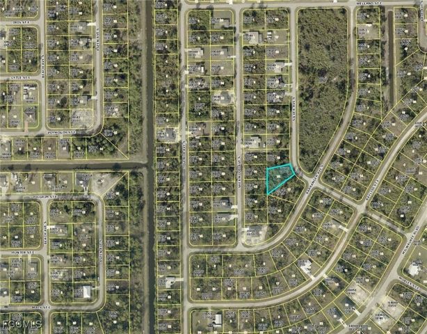 566 Silver AVE S, Lehigh Acres, FL 33974