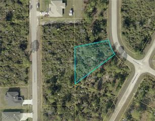 566 Silver AVE S, Lehigh Acres, FL 33974