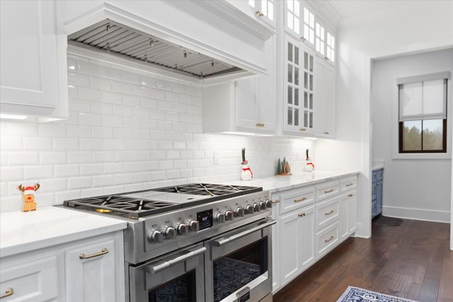 211 Ella Kate Dr., Longview, TX 75605