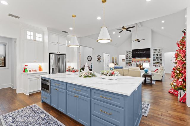 211 Ella Kate Dr., Longview, TX 75605