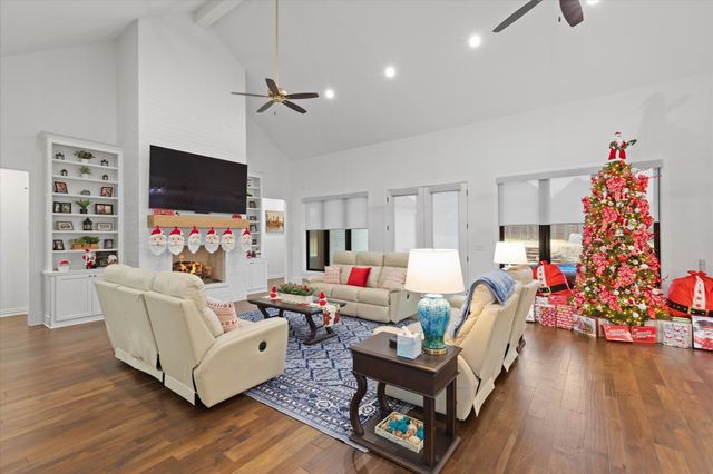 211 Ella Kate Dr., Longview, TX 75605