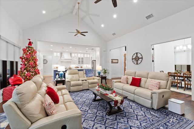 211 Ella Kate Dr., Longview, TX 75605