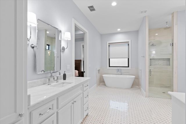 211 Ella Kate Dr., Longview, TX 75605