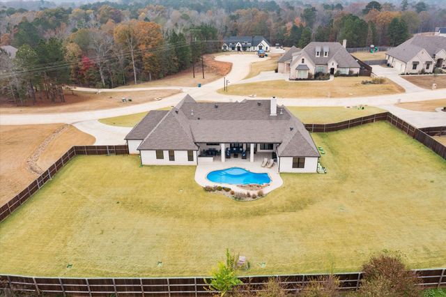 211 Ella Kate Dr., Longview, TX 75605