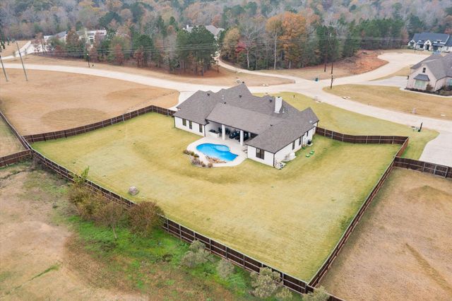 211 Ella Kate Dr., Longview, TX 75605