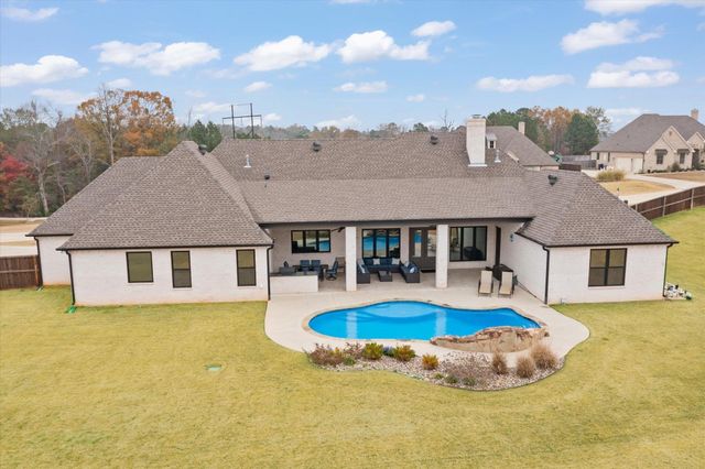 211 Ella Kate Dr., Longview, TX 75605