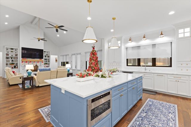 211 Ella Kate Dr., Longview, TX 75605