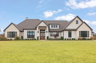 211 Ella Kate Dr., Longview, TX 75605