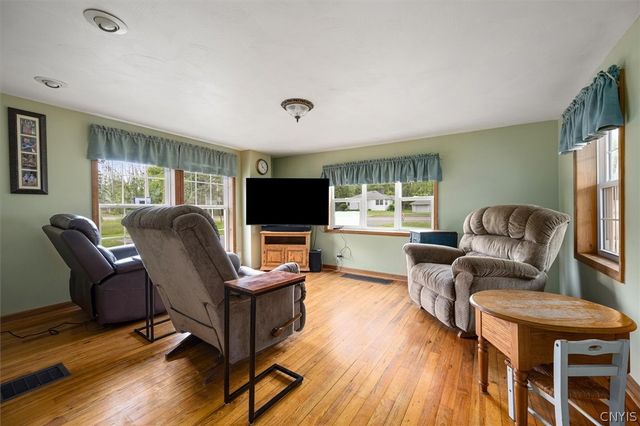 123 Seneca Avenue, Vernon, NY 13421