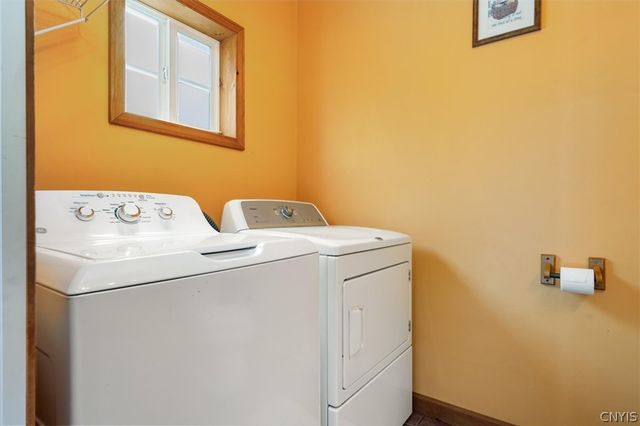 123 Seneca Avenue, Vernon, NY 13421