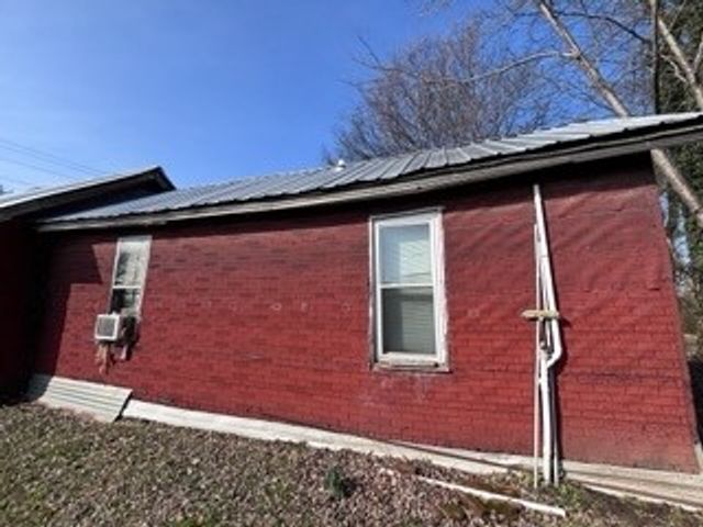 511 E 8th St, Columbia, TN 38401