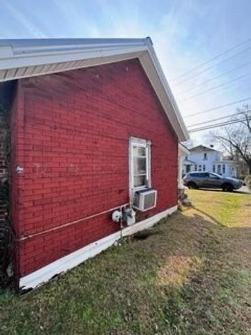 511 E 8th St, Columbia, TN 38401