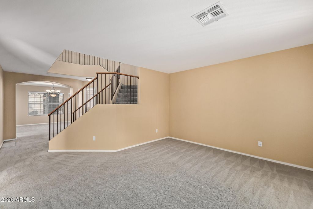 Image 10 of property listing at 5711 W COCHISE Drive, Glendale, AZ 85302