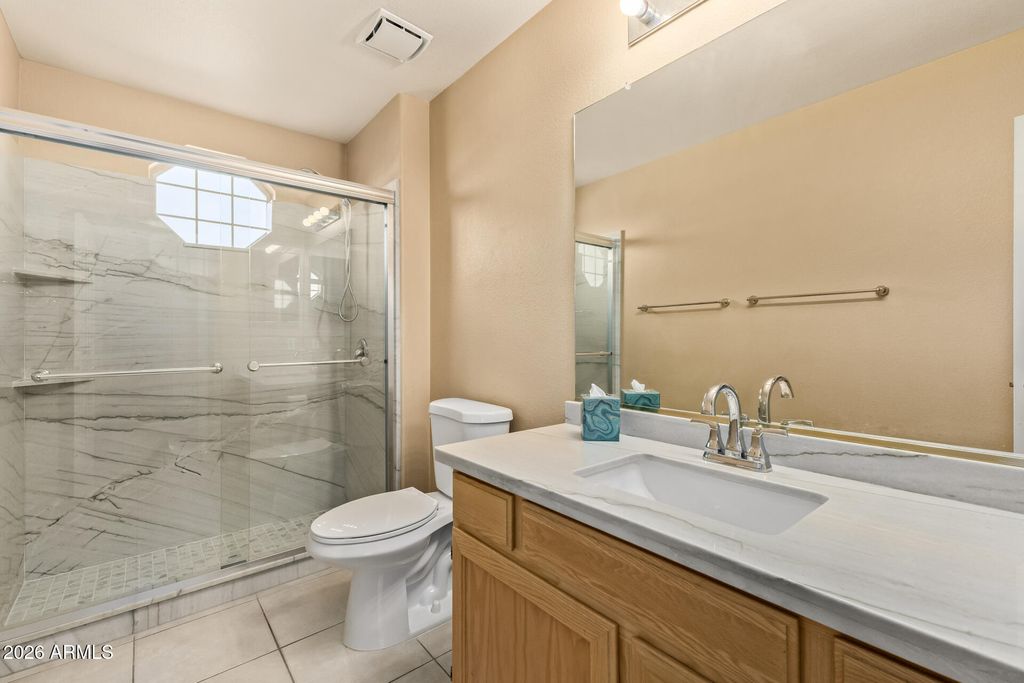 Image 33 of property listing at 5711 W COCHISE Drive, Glendale, AZ 85302