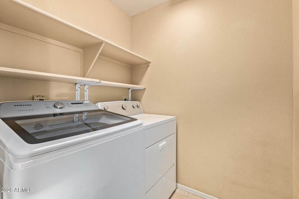 Image 34 of property listing at 5711 W COCHISE Drive, Glendale, AZ 85302