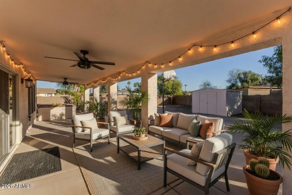 Image 37 of property listing at 5711 W COCHISE Drive, Glendale, AZ 85302