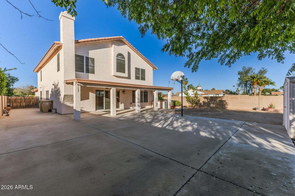 Image 38 of property listing at 5711 W COCHISE Drive, Glendale, AZ 85302