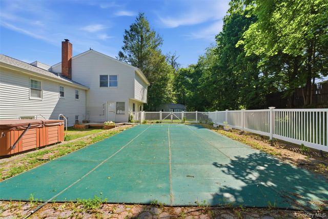 1 Fairview Court, Carmel, NY 10512