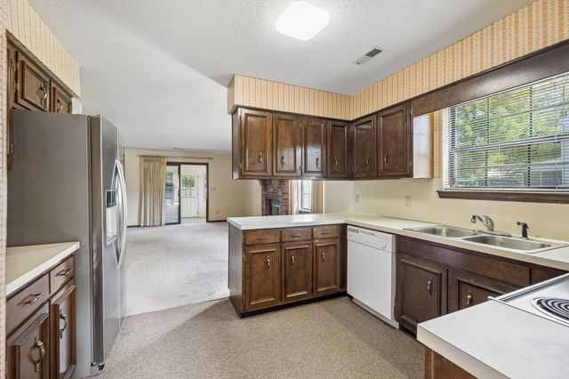6466 Brookmead Circle, Hixson, TN 37343