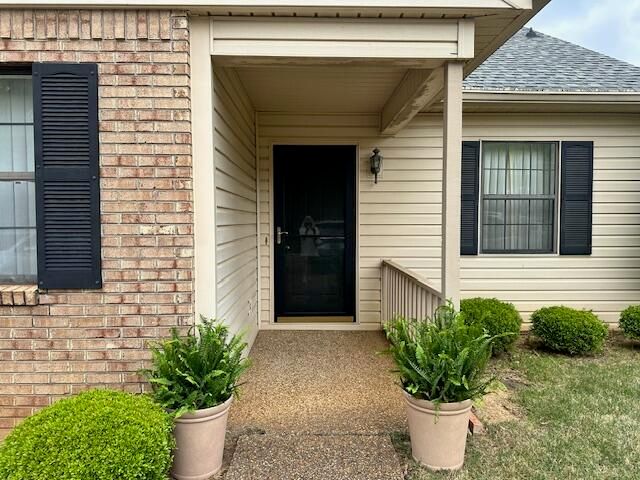 6466 Brookmead Circle, Hixson, TN 37343