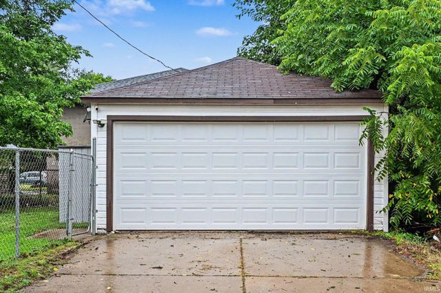1620 Portage Avenue, South Bend, IN 46616