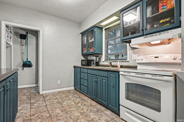 1620 Portage Avenue, South Bend, IN 46616