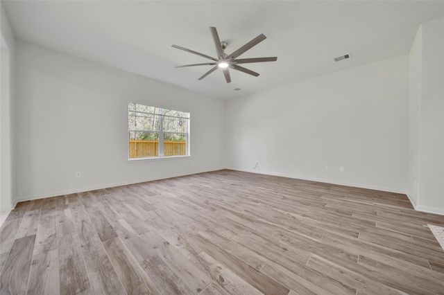 305 Crooked Pine Court, Conroe, TX 77304