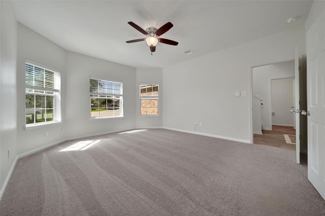 305 Crooked Pine Court, Conroe, TX 77304