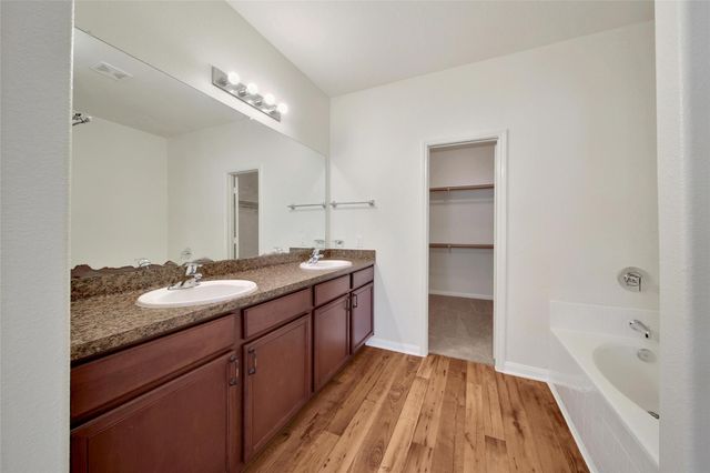 305 Crooked Pine Court, Conroe, TX 77304