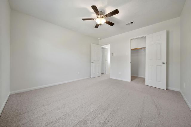 305 Crooked Pine Court, Conroe, TX 77304