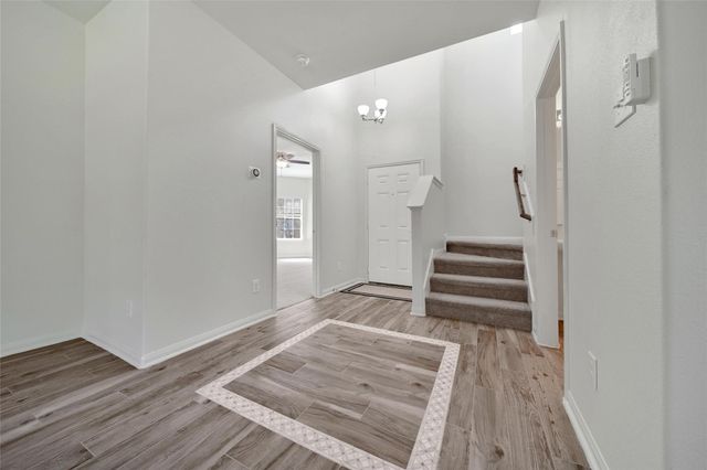 305 Crooked Pine Court, Conroe, TX 77304