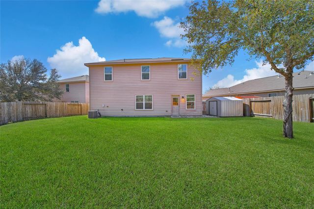 305 Crooked Pine Court, Conroe, TX 77304