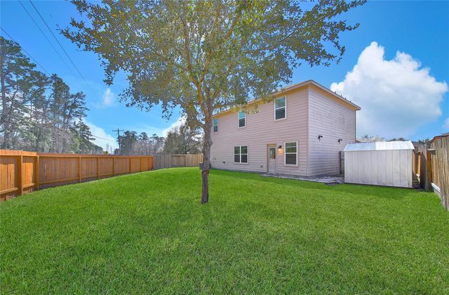 305 Crooked Pine Court, Conroe, TX 77304