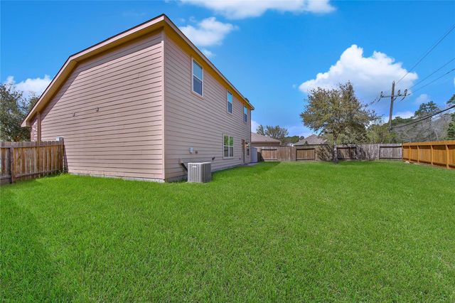 305 Crooked Pine Court, Conroe, TX 77304