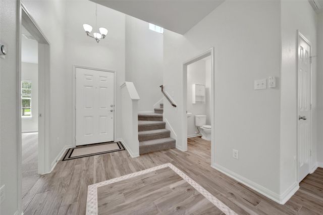 305 Crooked Pine Court, Conroe, TX 77304