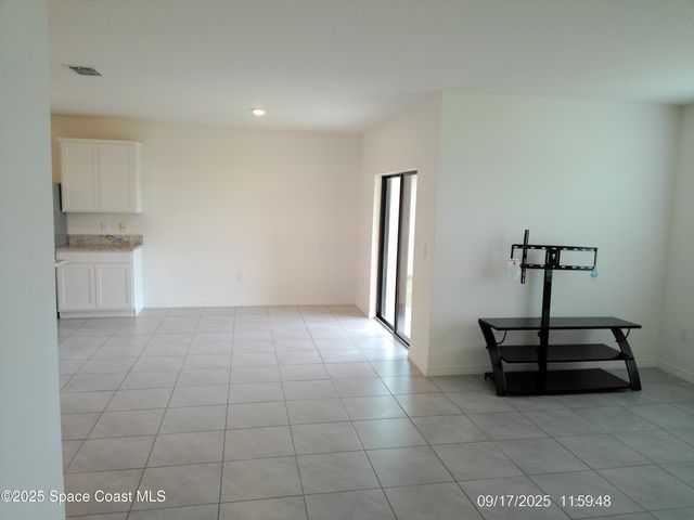 2073 Farmhouse Road SE, Palm Bay, FL 32909