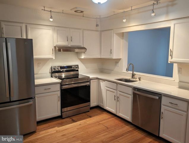 145 BISHOPS GATE LN, Doylestown, PA 18901