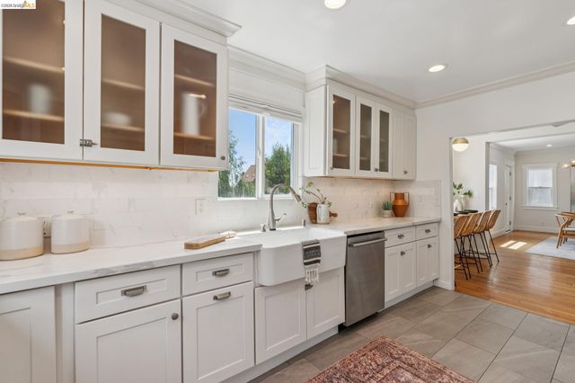 815 Portal Ave, Oakland, CA 94610