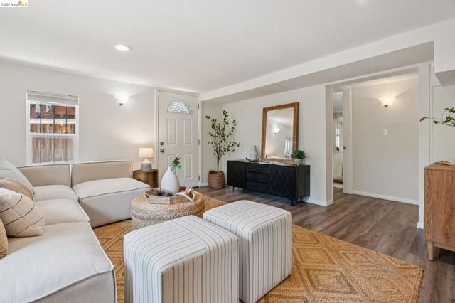 815 Portal Ave, Oakland, CA 94610
