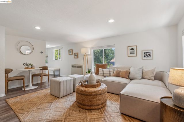815 Portal Ave, Oakland, CA 94610