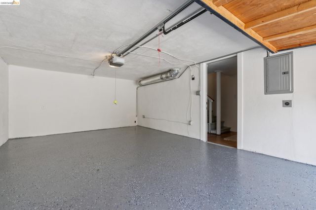 815 Portal Ave, Oakland, CA 94610