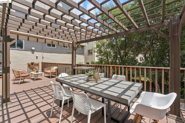 815 Portal Ave, Oakland, CA 94610