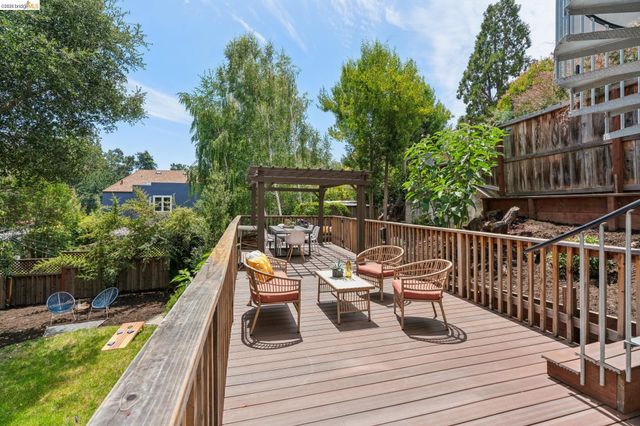 815 Portal Ave, Oakland, CA 94610